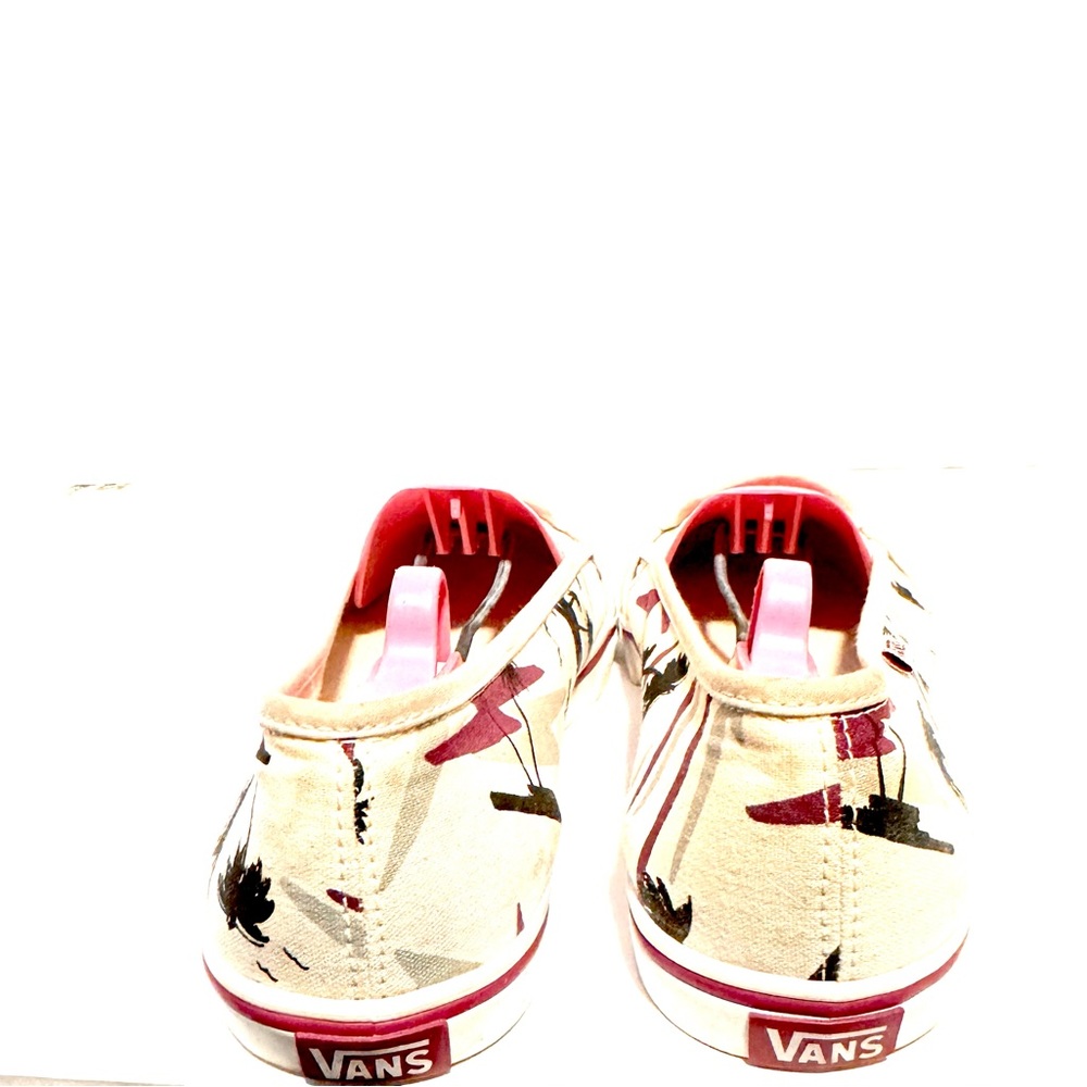 Vans - Picture 7 of 11